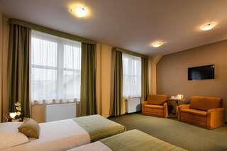 Отель Best Western Hotel Galicya Краков Улучшенный двухместный номер с 2 отдельными кроватями-1
