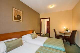 Отель Best Western Hotel Galicya Краков Стандартный двухместный номер с 2 отдельными кроватями-2